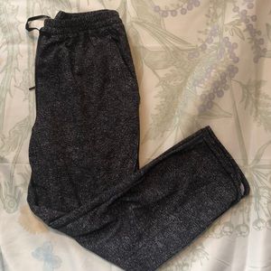 Lululemon Cropped pants. Size 4